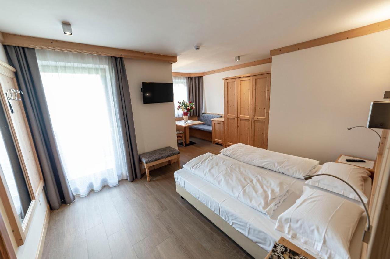 Hotel Garni Paradisi - Wellness & Spa メッツァーノ エクステリア 写真