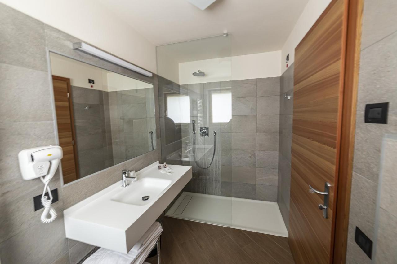 Hotel Garni Paradisi - Wellness & Spa メッツァーノ エクステリア 写真