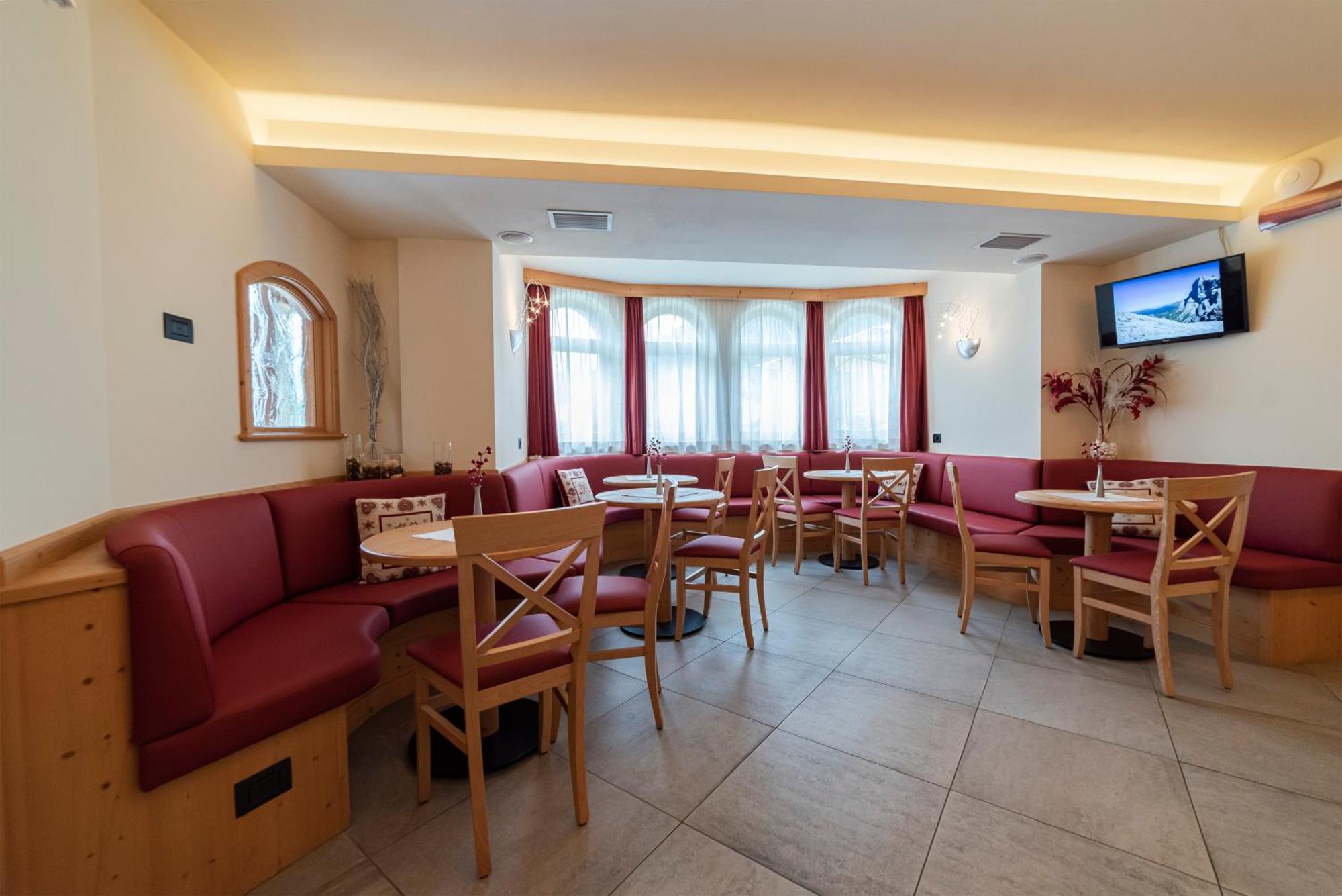 Hotel Garni Paradisi - Wellness & Spa メッツァーノ エクステリア 写真