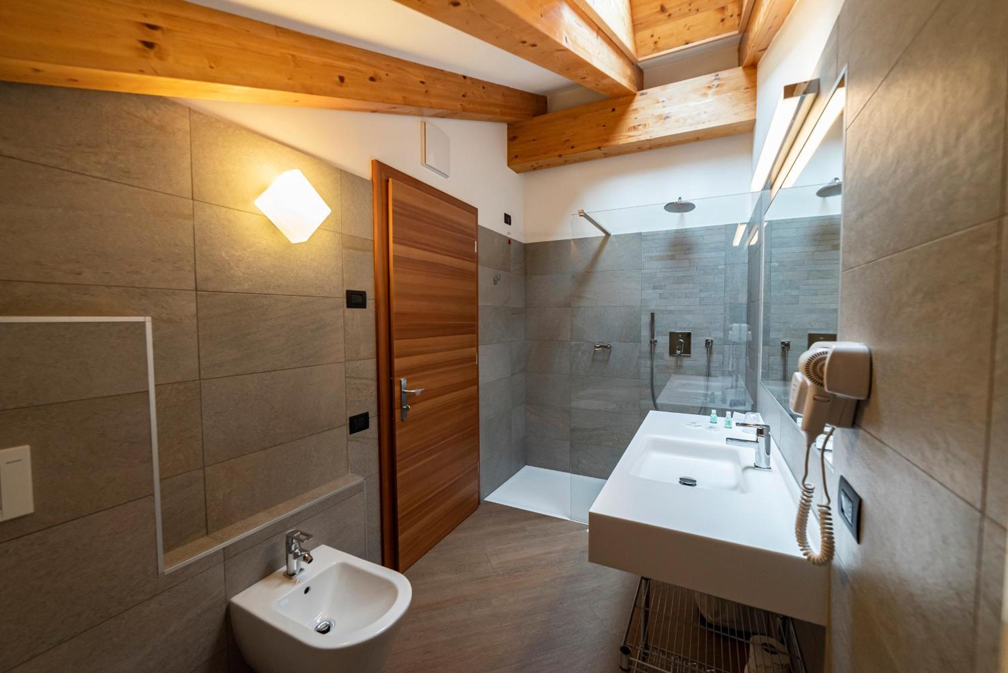 Hotel Garni Paradisi - Wellness & Spa メッツァーノ エクステリア 写真