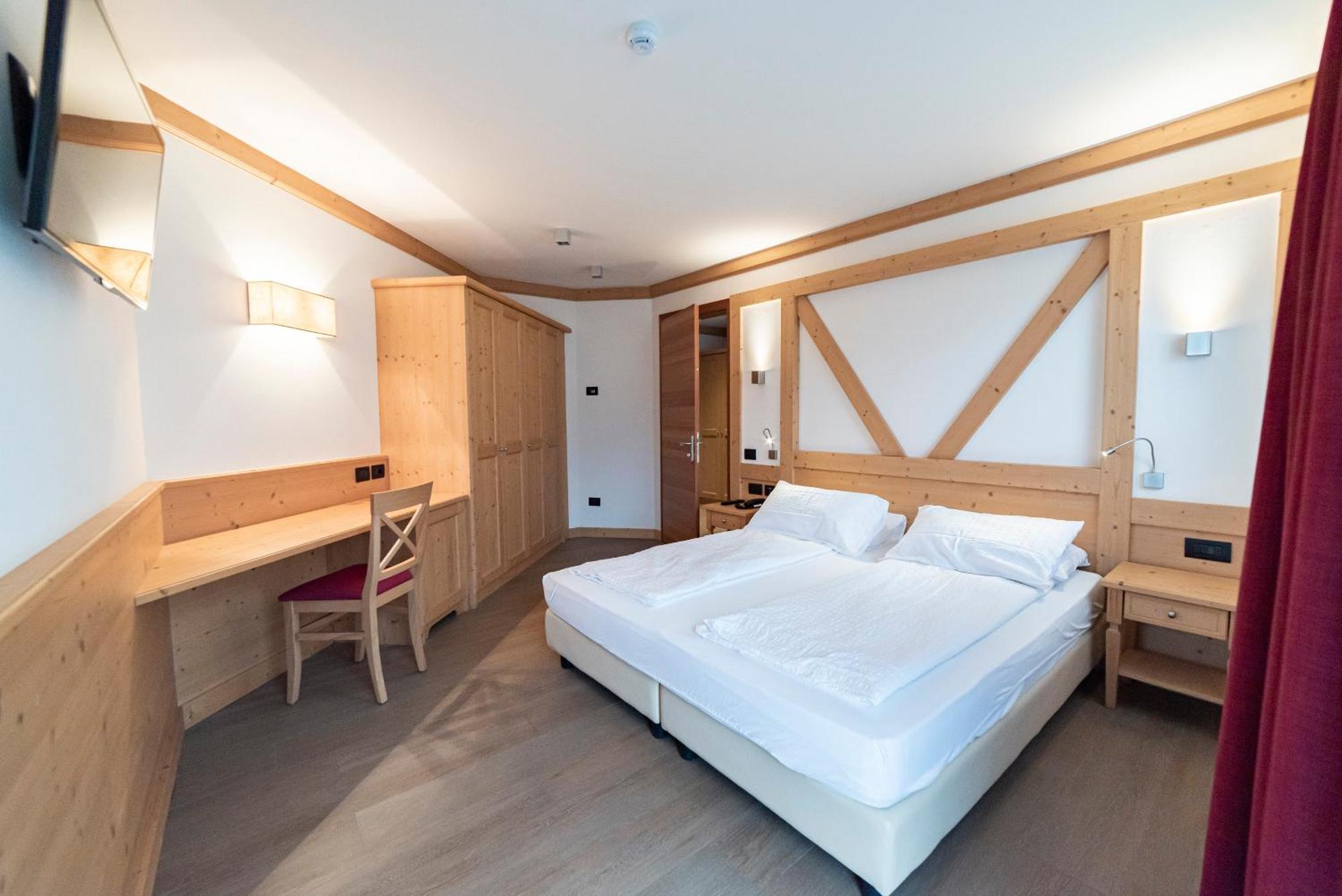Hotel Garni Paradisi - Wellness & Spa メッツァーノ エクステリア 写真