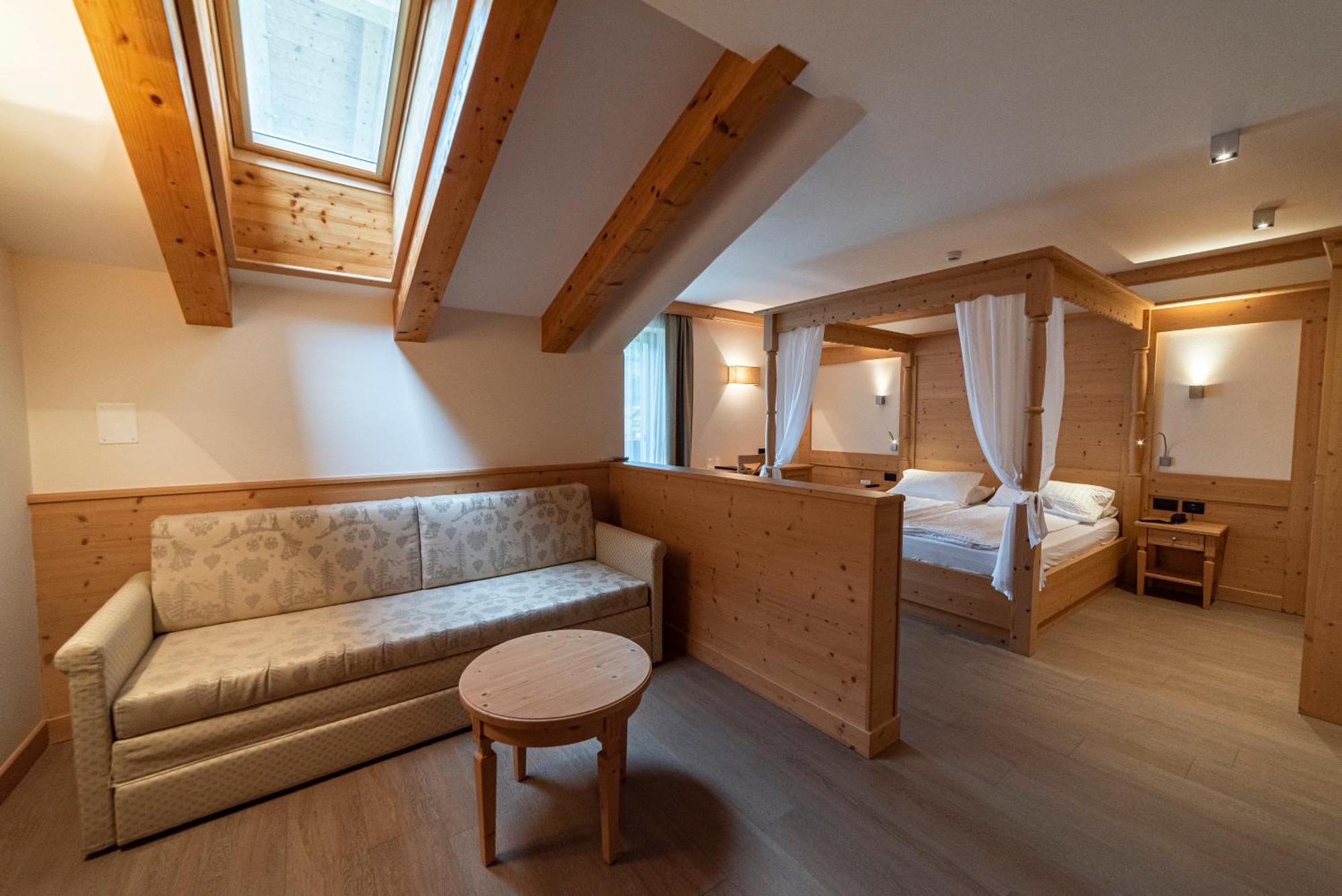 Hotel Garni Paradisi - Wellness & Spa メッツァーノ エクステリア 写真