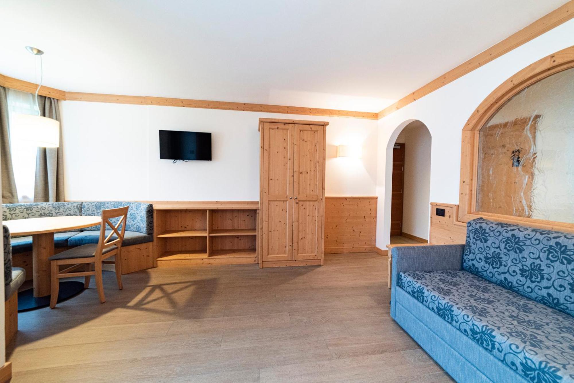 Hotel Garni Paradisi - Wellness & Spa メッツァーノ エクステリア 写真