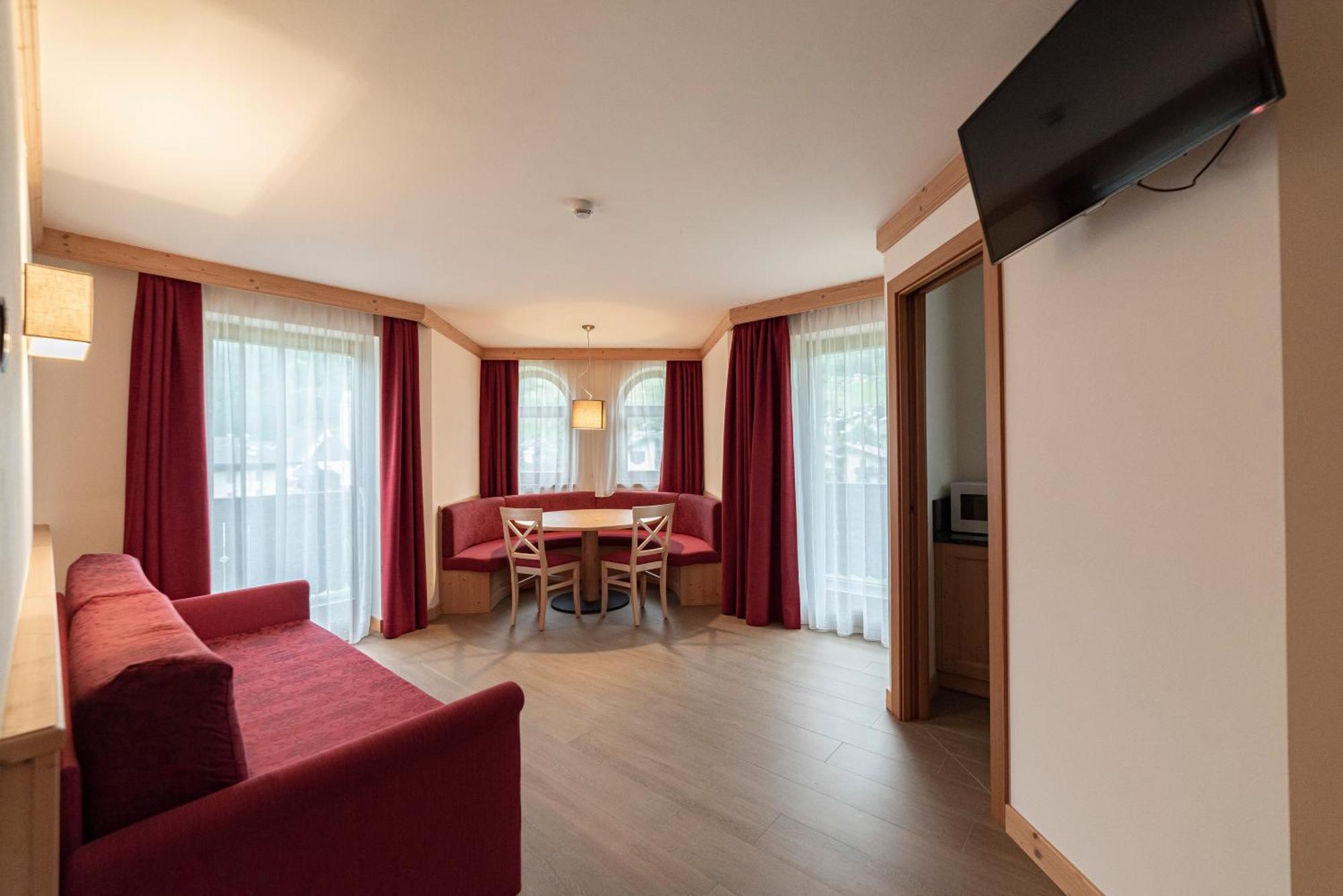 Hotel Garni Paradisi - Wellness & Spa メッツァーノ エクステリア 写真