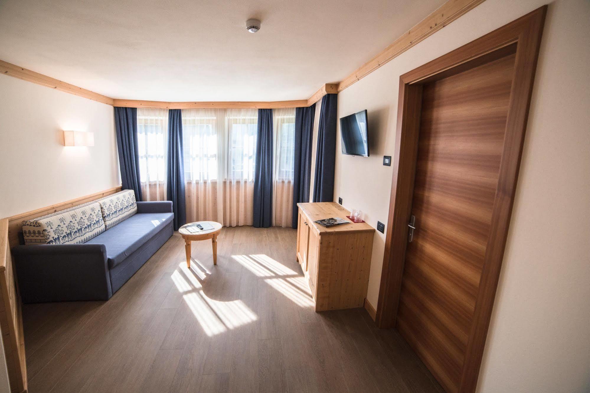 Hotel Garni Paradisi - Wellness & Spa メッツァーノ エクステリア 写真