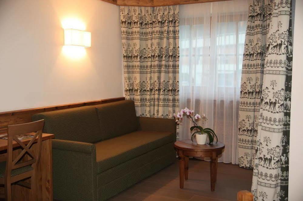 Hotel Garni Paradisi - Wellness & Spa メッツァーノ エクステリア 写真